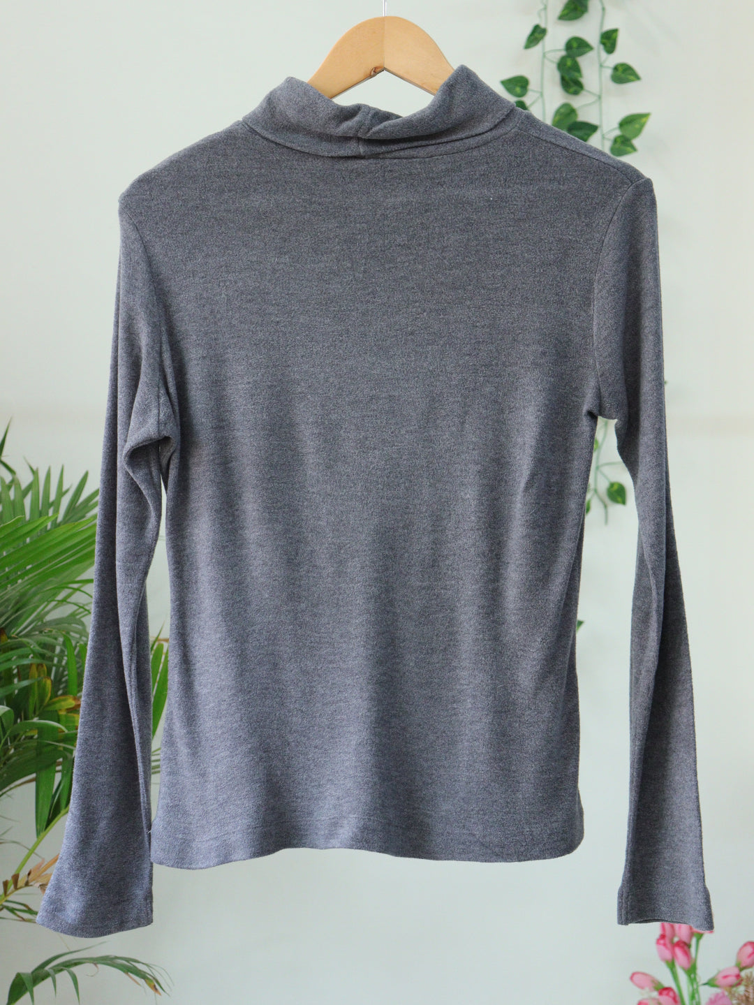 Grey Turtle Neck - 38"
