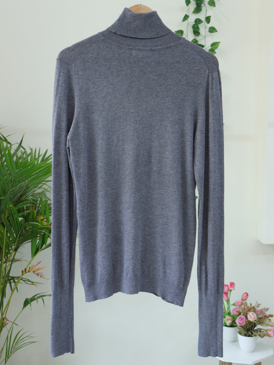 Grey Turtle Neck - 40"