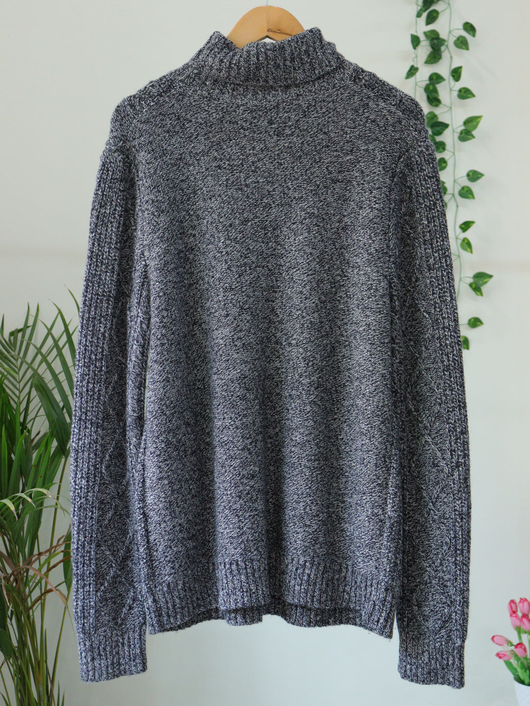 Grey Turtle Neck - 42"