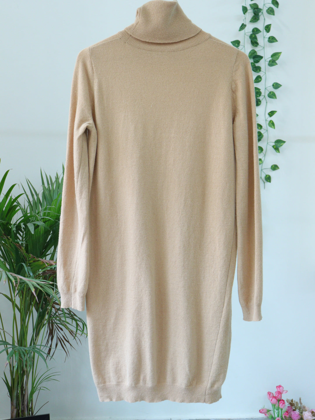 Cream Turtle Neck - 42"