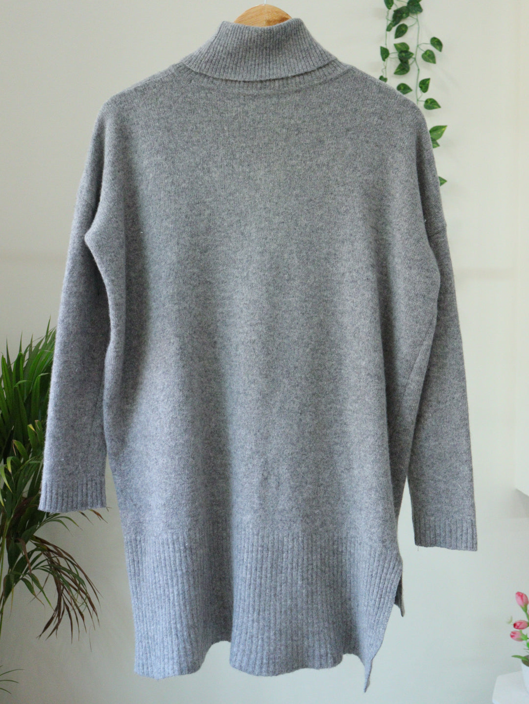 Grey Turtle Neck - 38"
