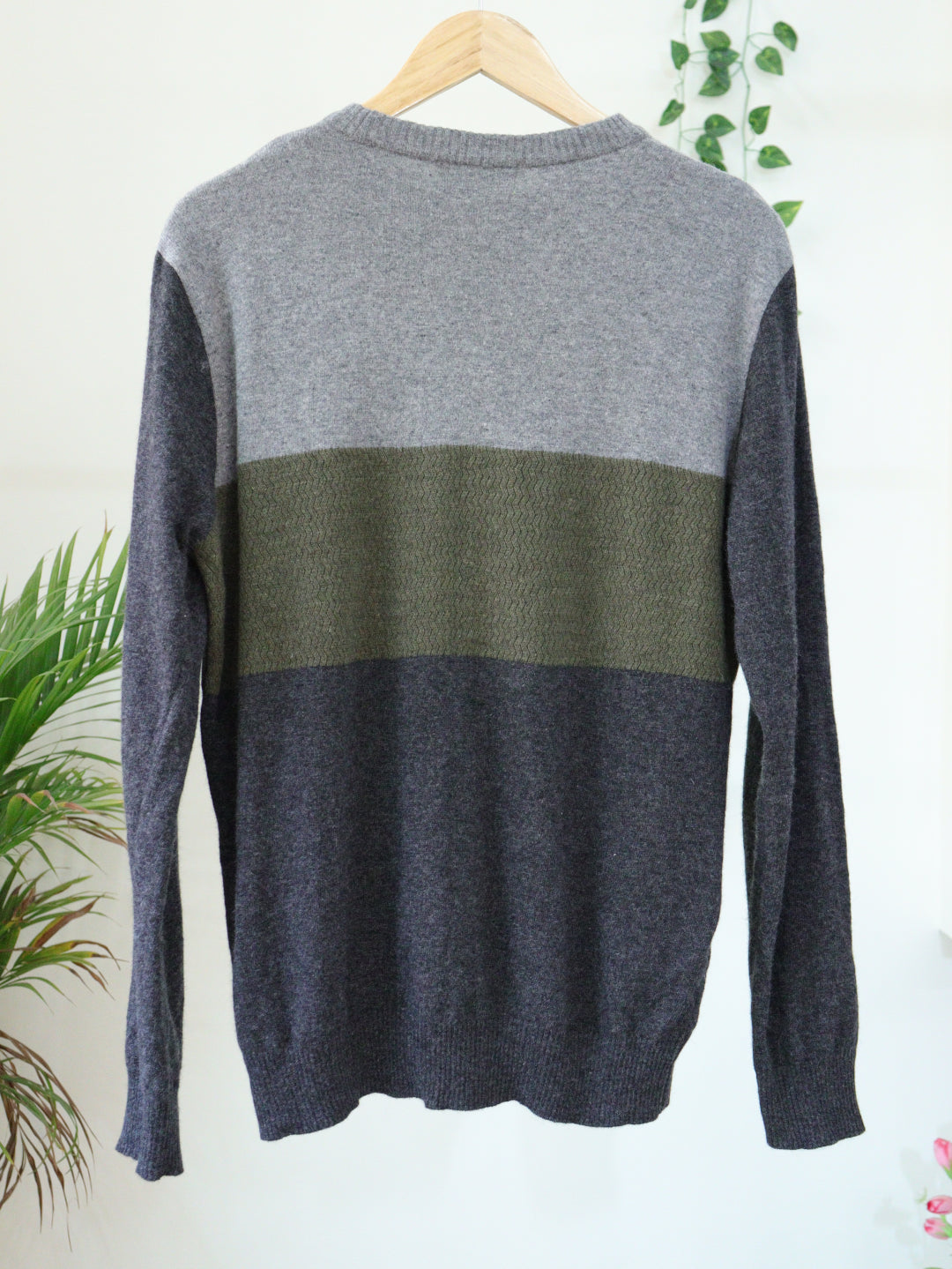 Grey Pullover - 42"