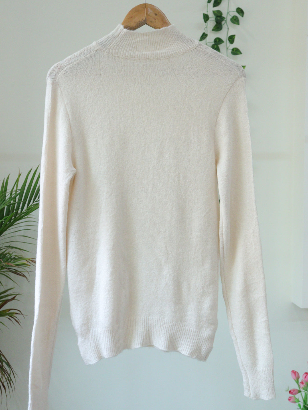 White Turtle Neck - 38"