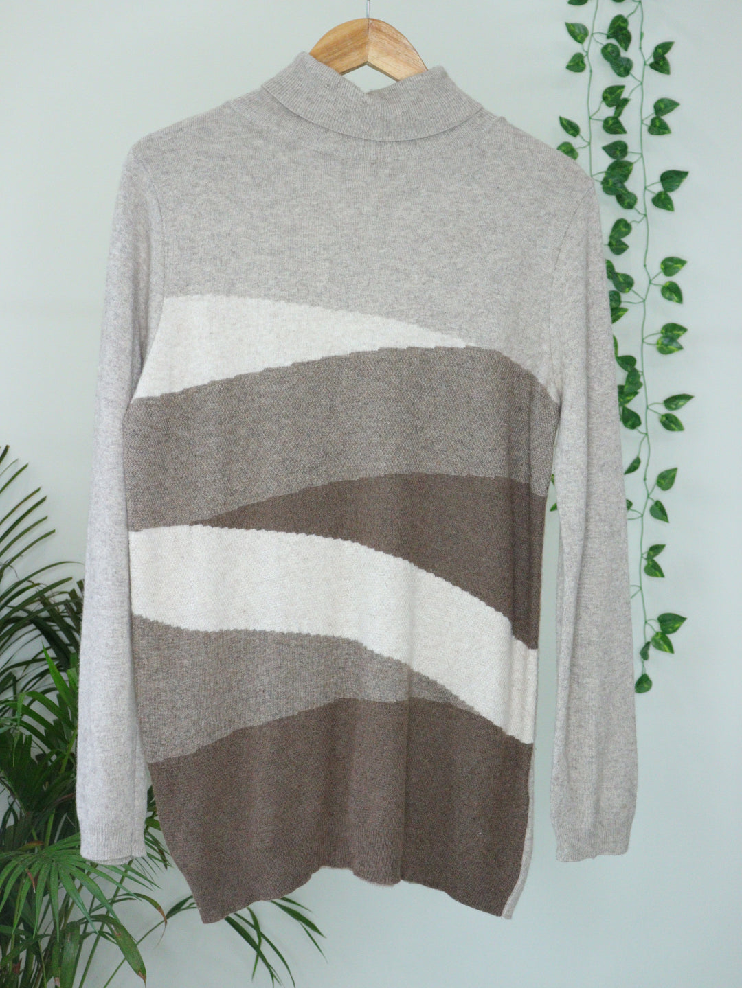 Grey Brown Turtle Neck - 38"