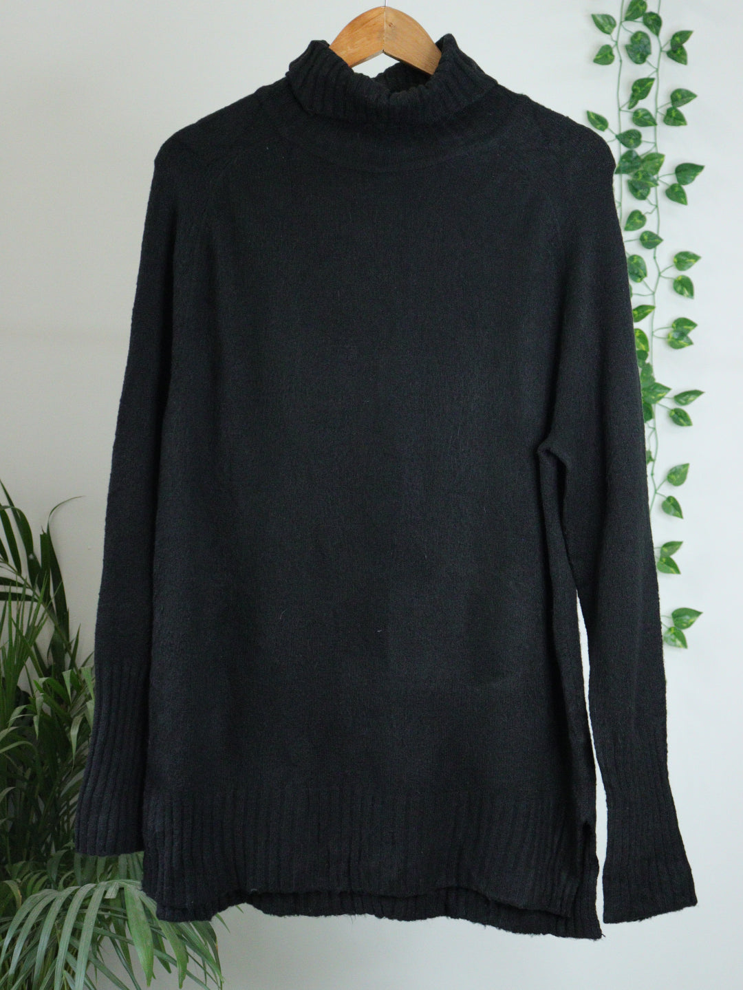 Black Turtle Neck - 42"