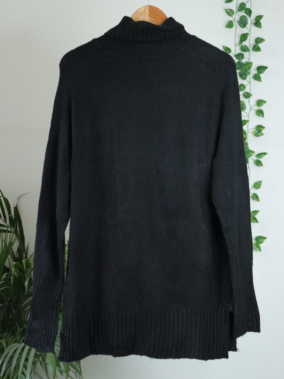 Black Turtle Neck - 42"