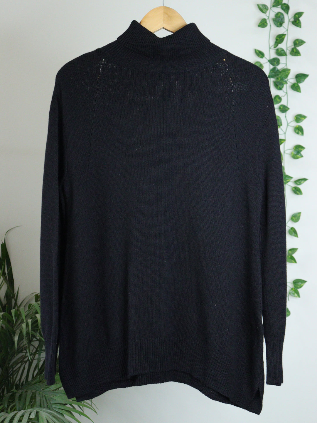 Black Turtle Neck - 40"