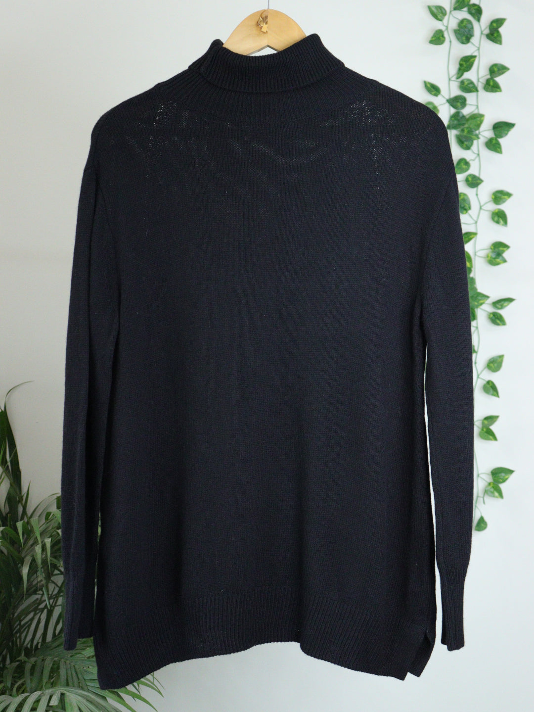 Black Turtle Neck - 40"