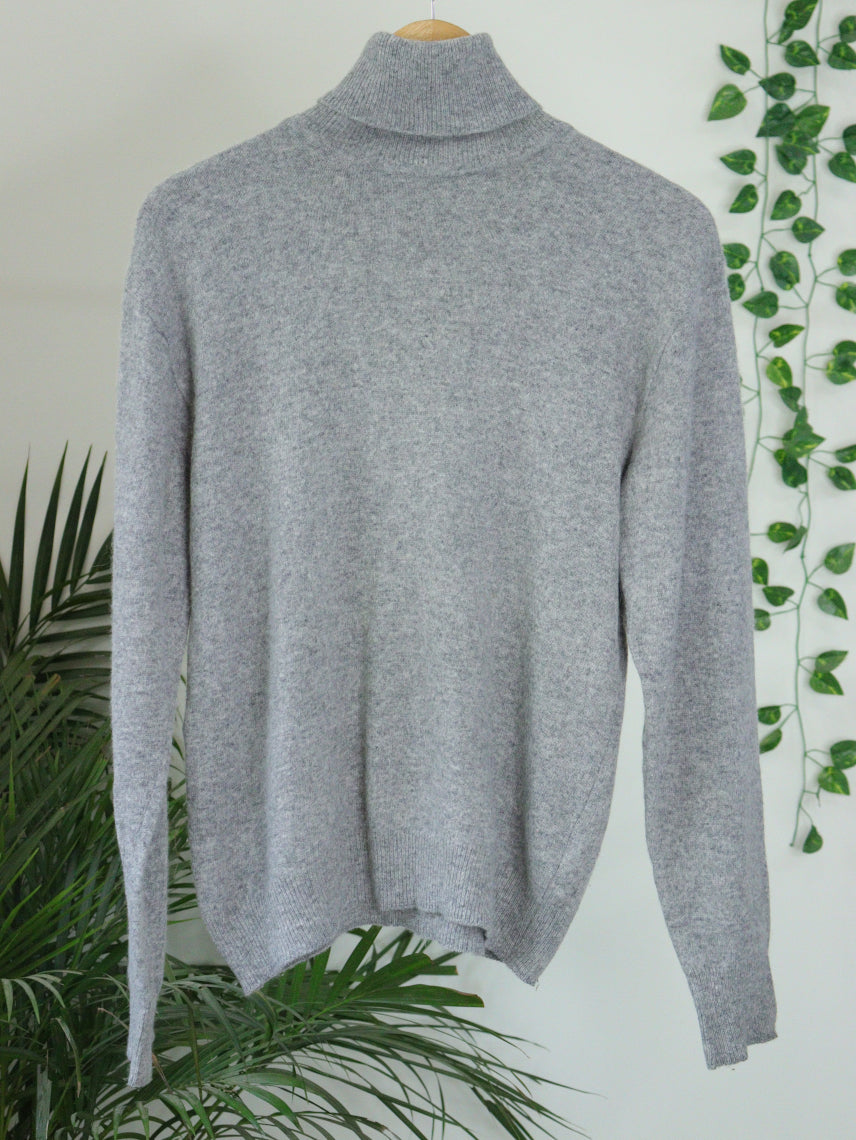 Grey Turtle Neck - 40"