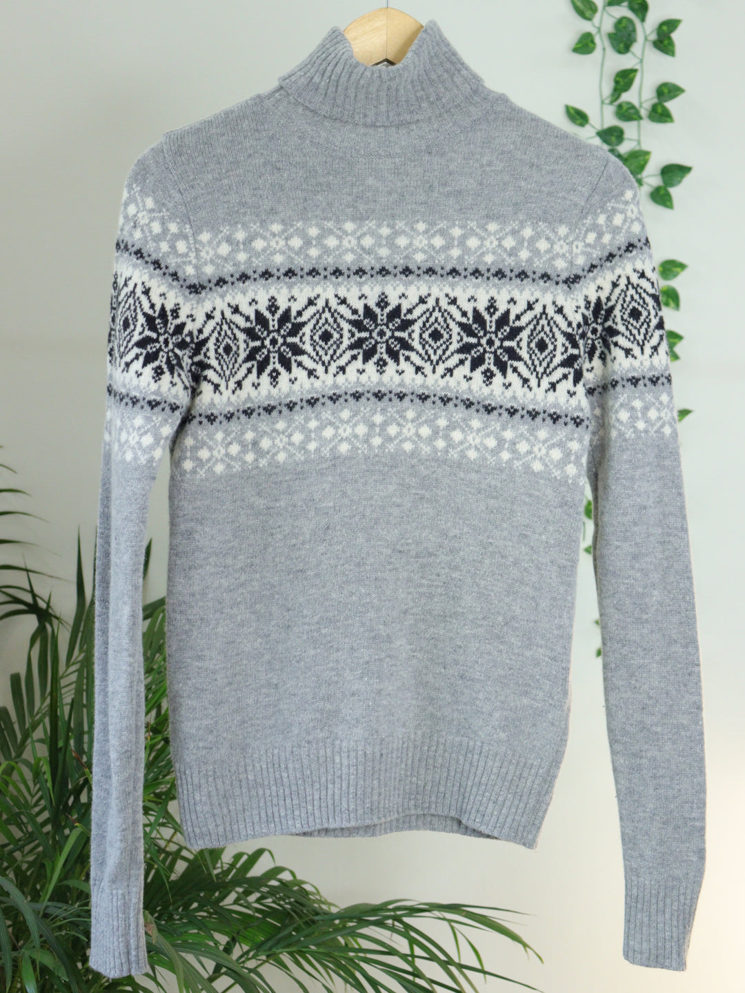 Grey Turtle Neck - 36"