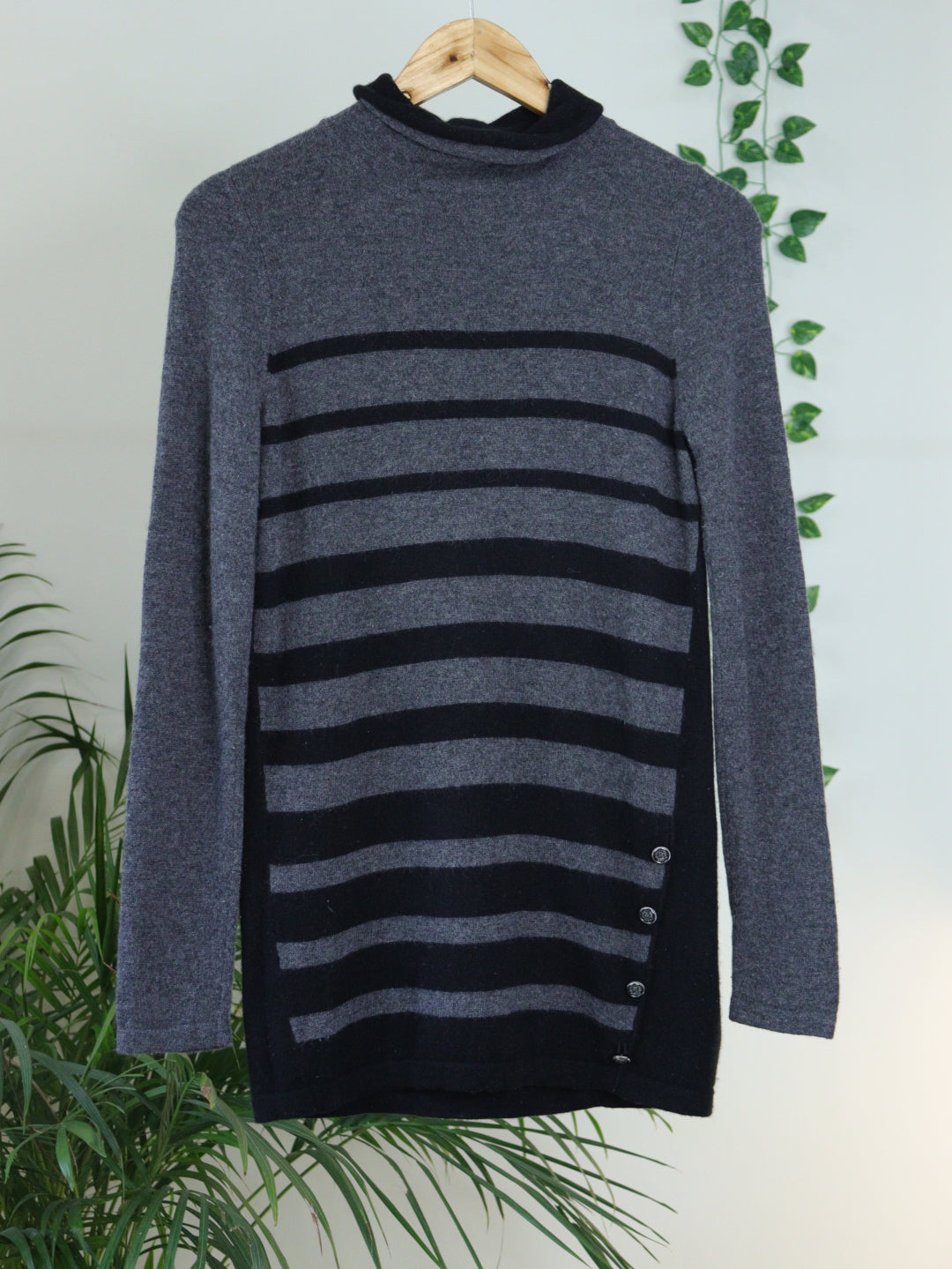 Grey Turtle Neck - 36"