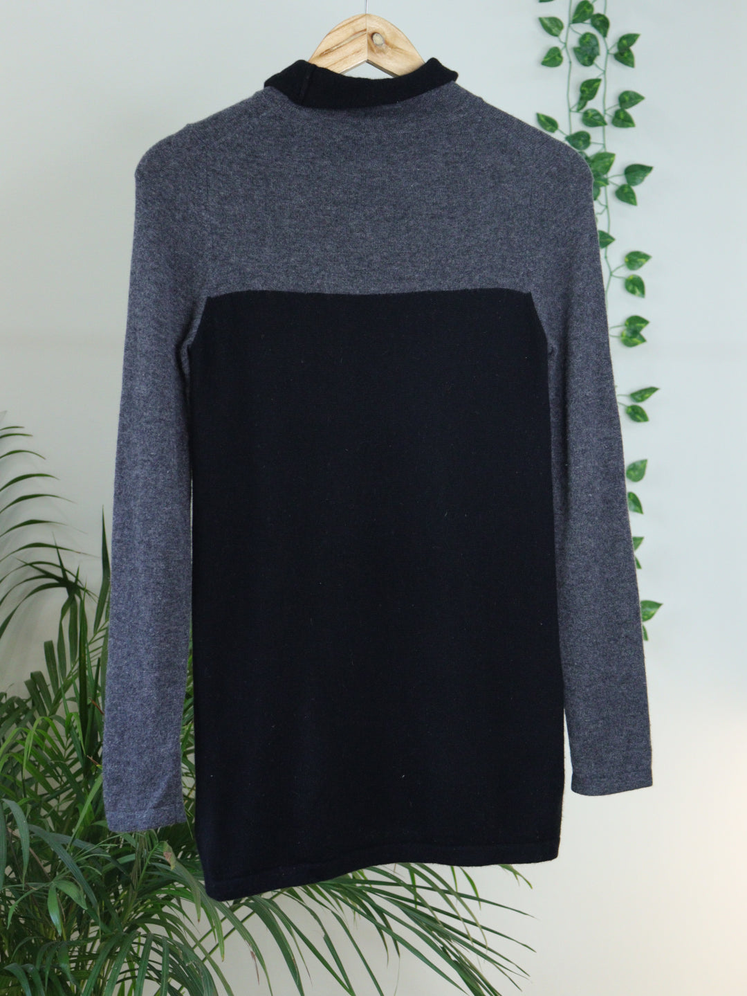 Grey Turtle Neck - 36"