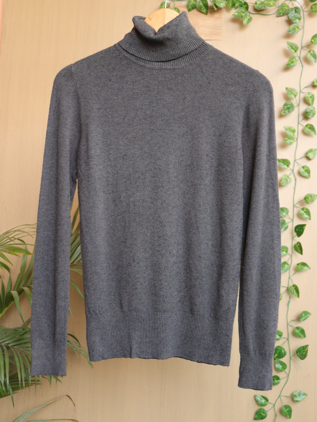Grey Turtle Neck - 36"