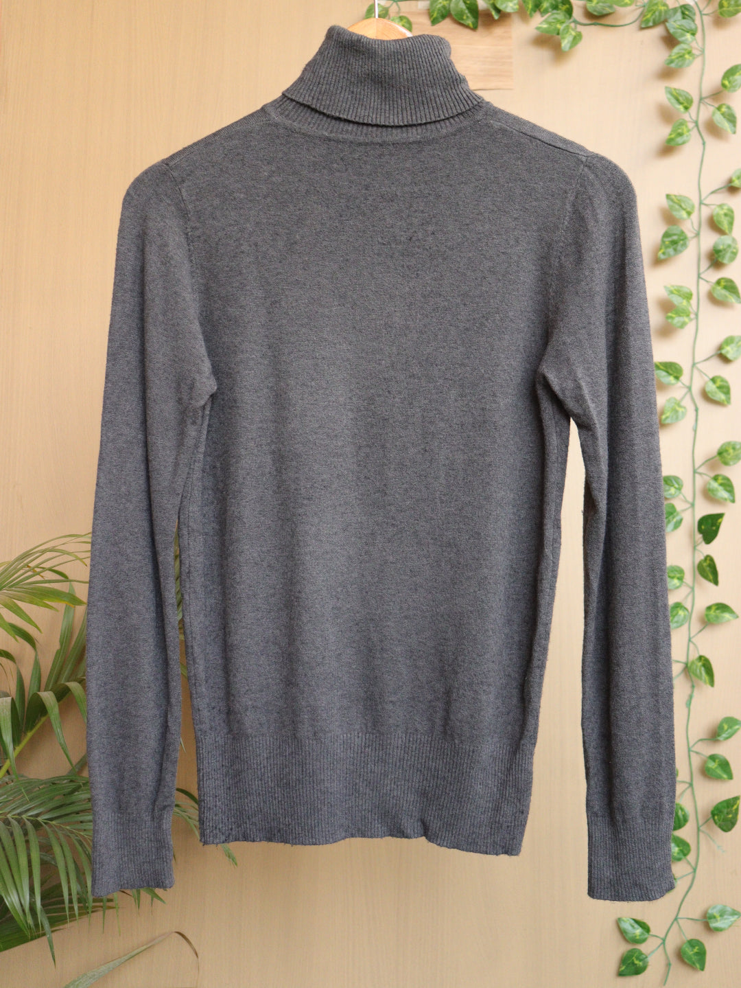 Grey Turtle Neck - 36"