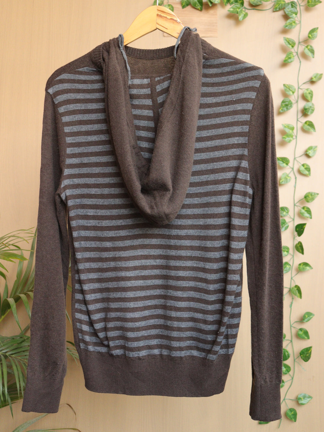 Brown Pullover - 40"