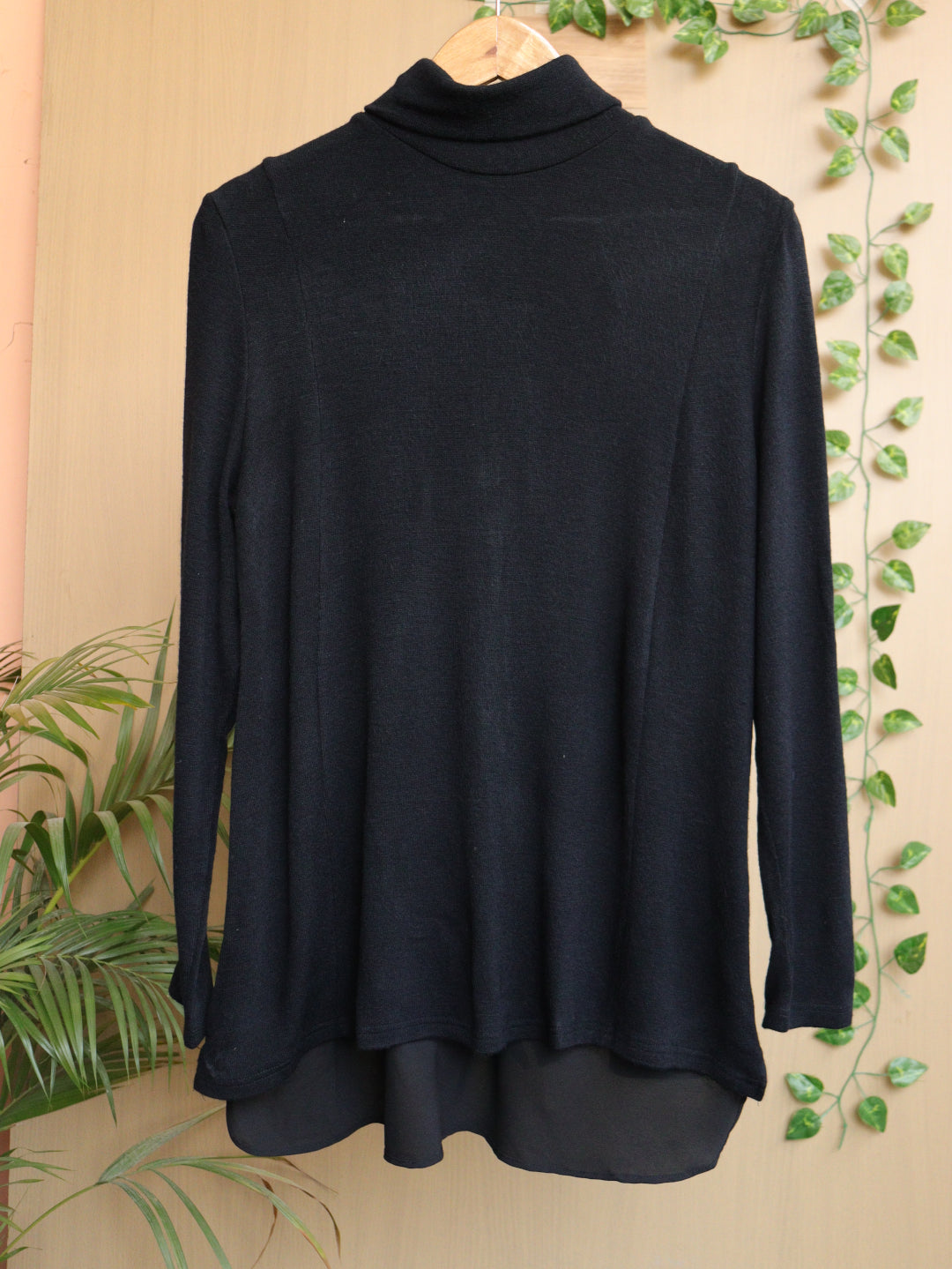 Black Turtle Neck - 40"