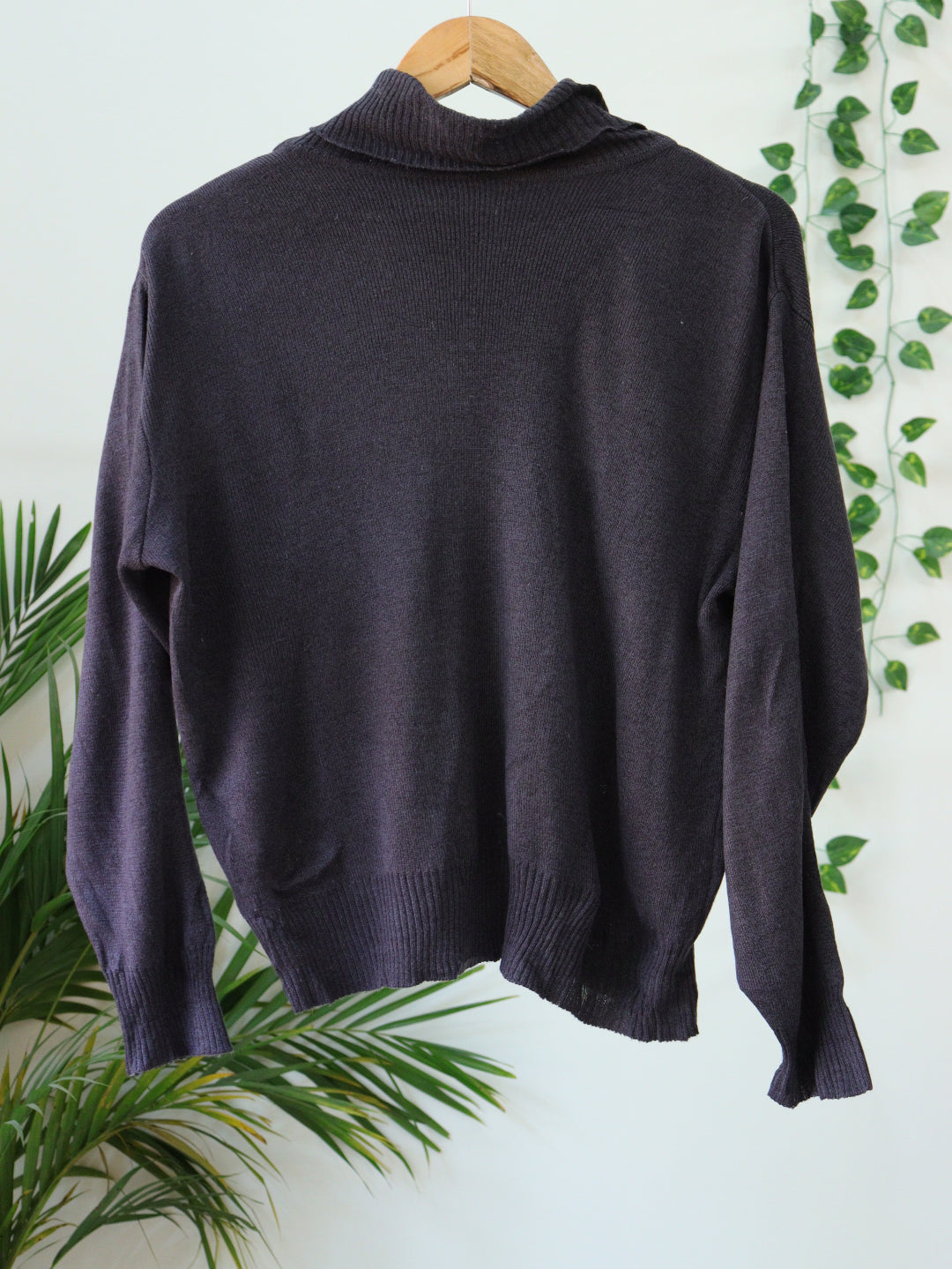 Grey Turtle Neck - 42"