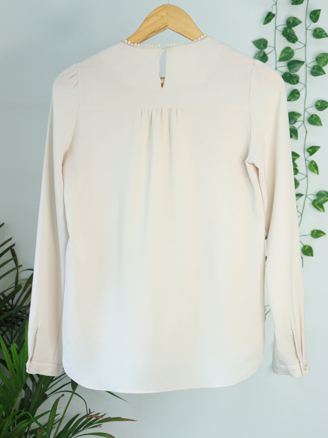 Cream Top - 34"