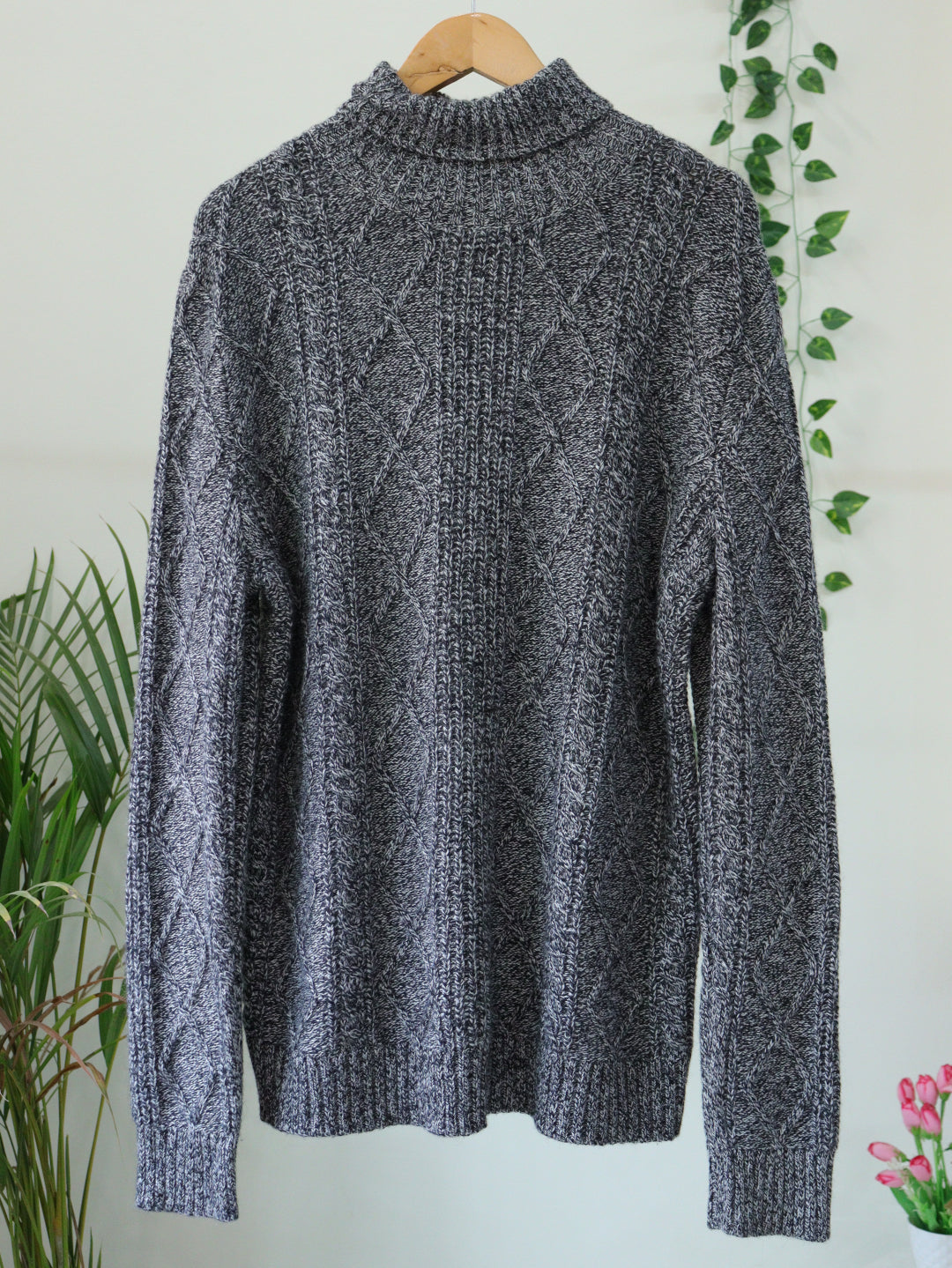 Grey Turtle Neck - 42"