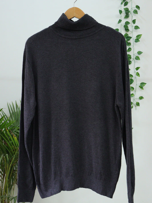 Grey Turtle Neck - 42"