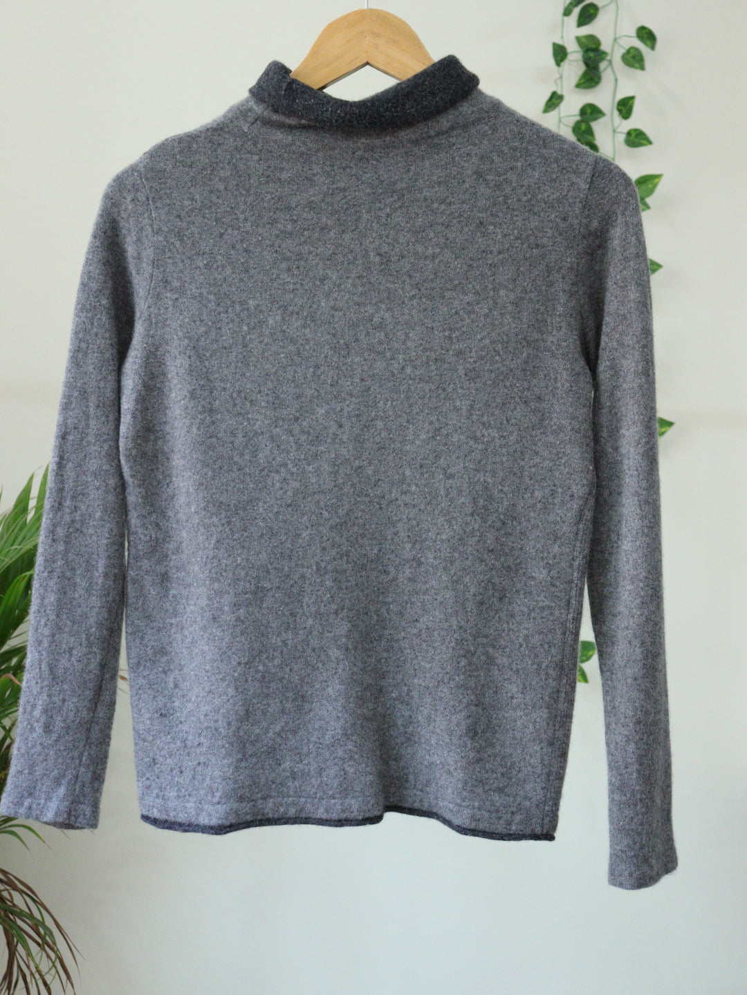 Grey Turtle Neck - 36"