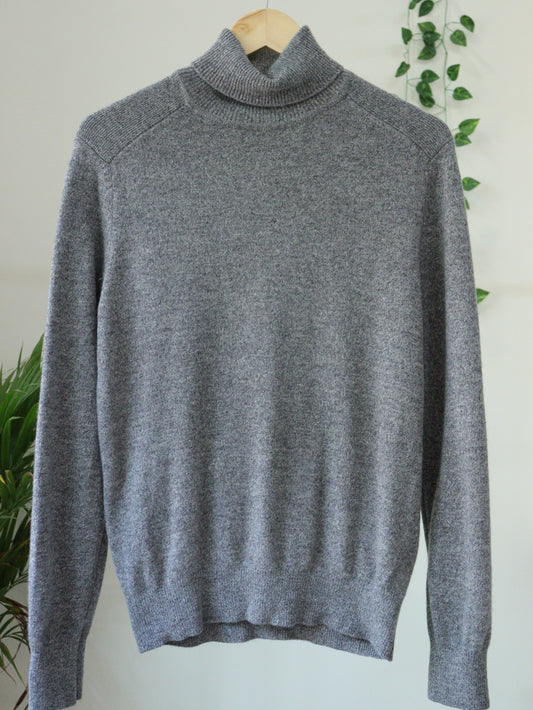 Grey Turtle Neck - 40"