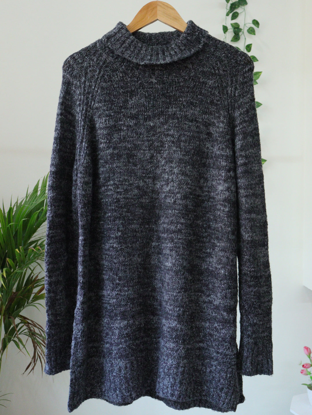 Grey Turtle Neck - 44"