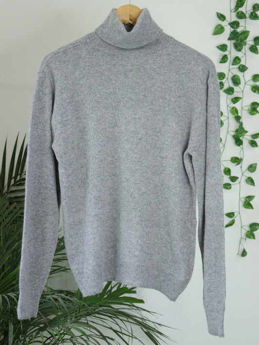 Grey Turtle Neck - 40"