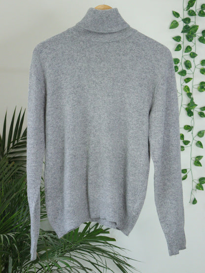 Grey Turtle Neck - 40"