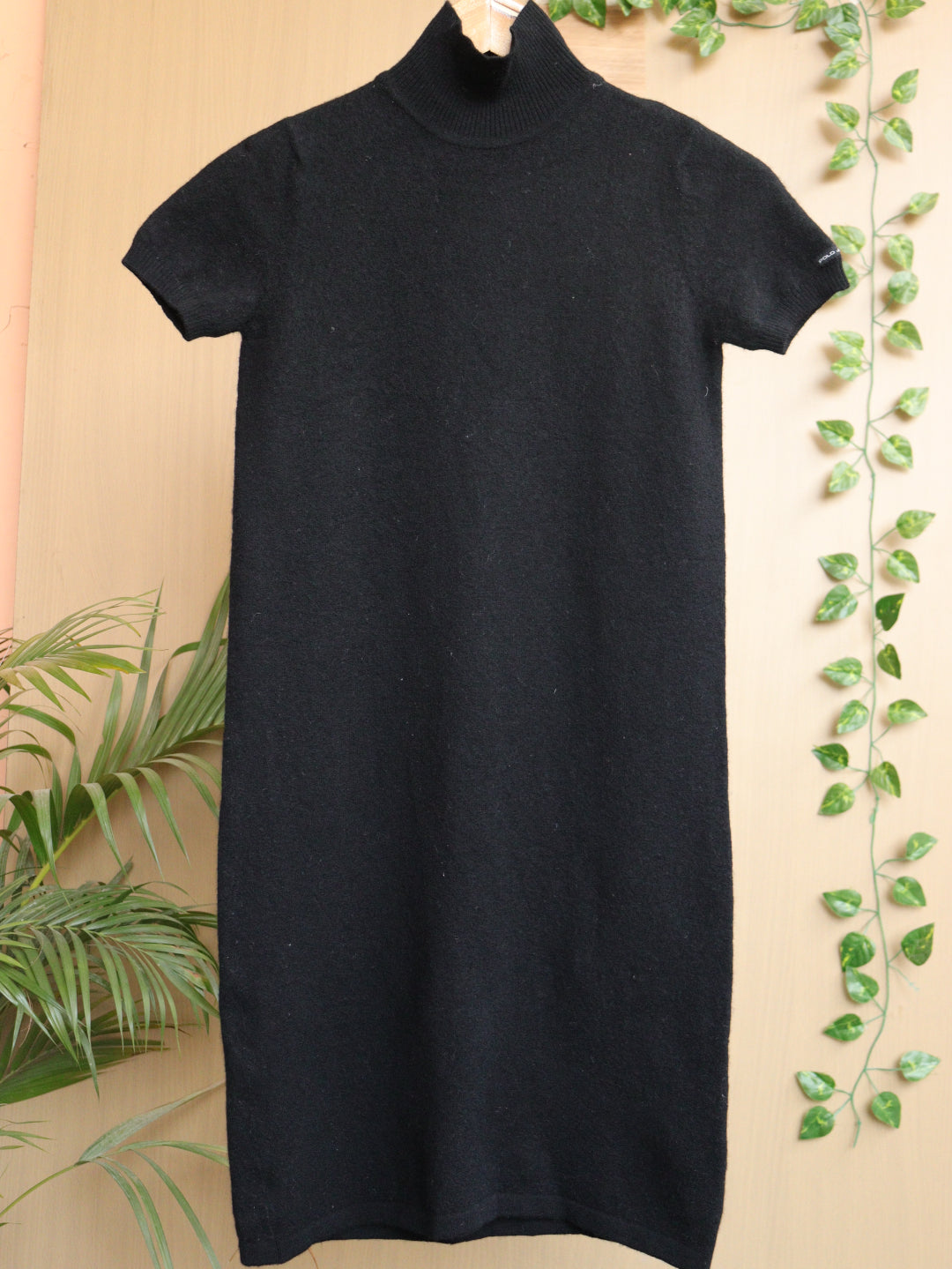 Black Turtle Neck - 32"