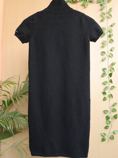 Black Turtle Neck - 32"