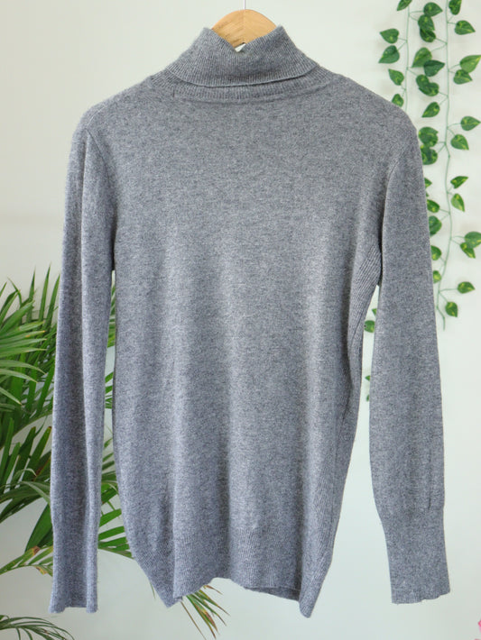 Grey Turtle Neck - 40"