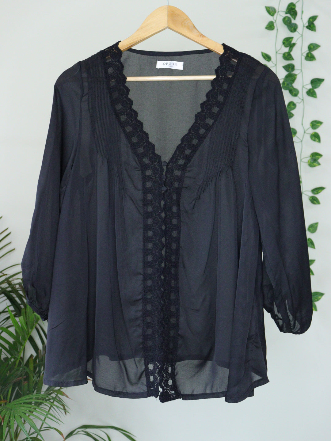 Black Shrug - 36"